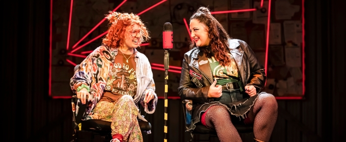 Review: KATHY AND STELLA SOLVE A MURDER!, Ambassador's Theatre