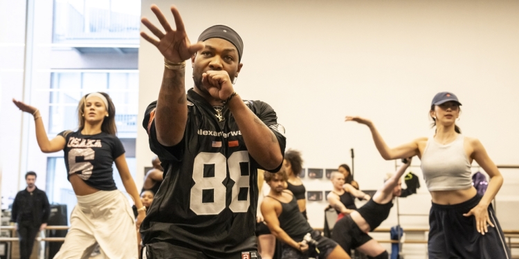 Photos: See Todrick Hall & More in Rehearsals for BURLESQUE Photo